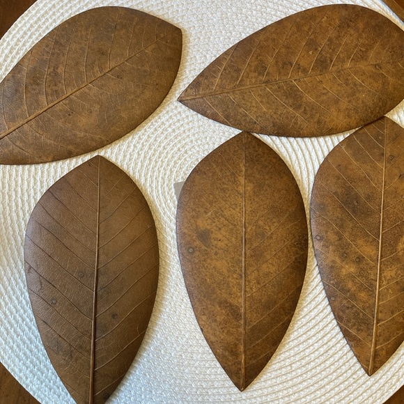 Vintage Japanese Folk Craft Leaf Saucers made from real leaves. Gold detail. - Picture 7 of 8